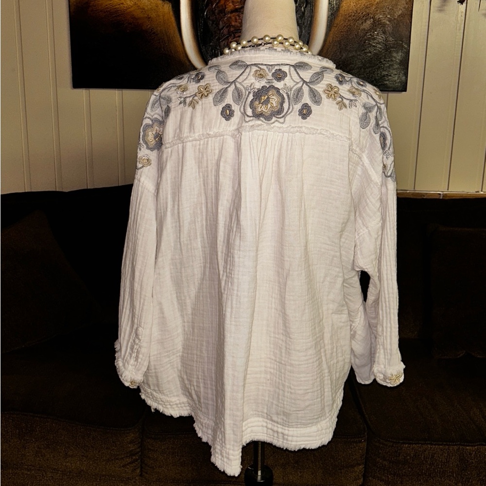 Johnny Was ~ Small ~ White W/Silver & Gray Floral Embroidery Triple Tassel Top - Picture 12 of 16